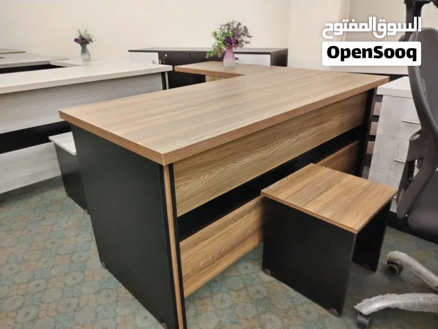 مكتب مدير فخم ، قياس 160*70 cm - مع جانبيه وطربيزه