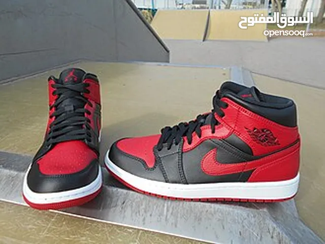 44 Sport Shoes in Zarqa