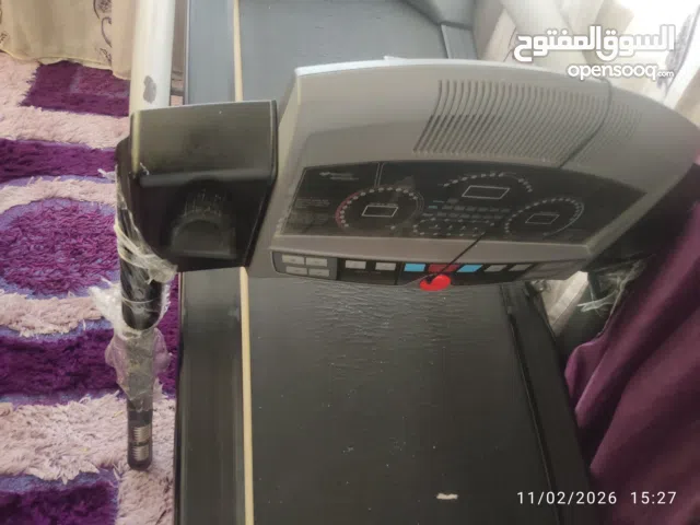 جهاز رياضي تبع نادي بحاله ممتازه قابل للتفاوض