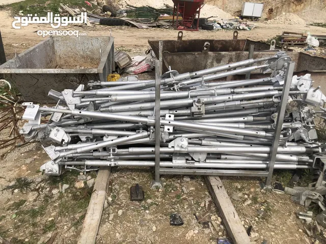 دعاسات شد حيطان (Scaffolding Screw Jacks) بحالة ممتازة للبيع