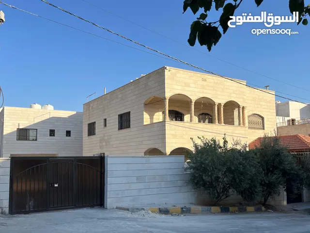 320 m2 More than 6 bedrooms Townhouse for Sale in Amman Sahab