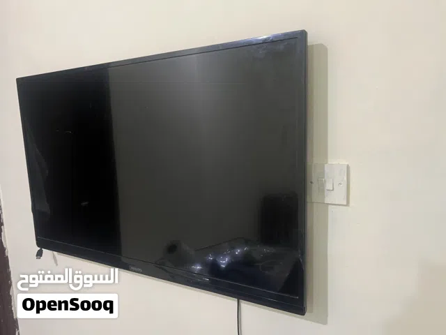 شاشه فليبس و كرسي اطفال سياره و كوايه ملابس