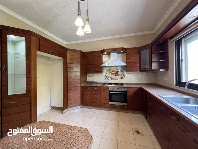195 m2 3 Bedrooms Apartments for Sale in Amman Al Rabiah