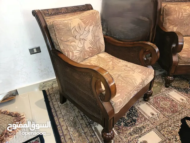 اثاث غرفة جلوس طقم فخم كامل من ميداس استعمال خفيف