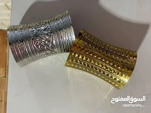 اساور تراثيه مميزه مصنوعه من النحاس من تراث المصريون جميله و فاخره و مريحه بالبس وجميله جدا للحفلات