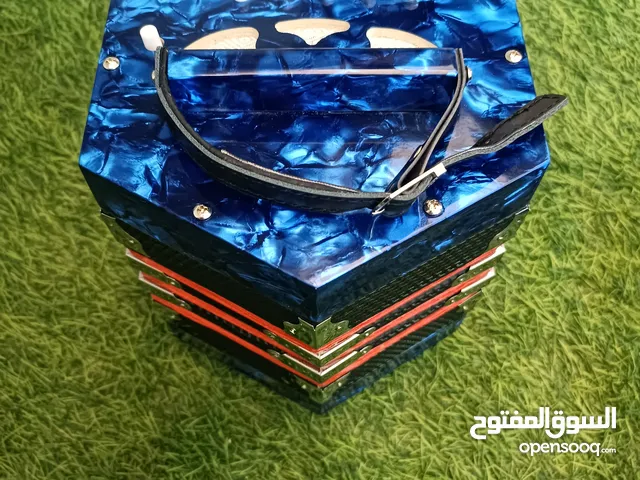 للبيع – أكورديون صغير بحالة ممتازة (جديد)