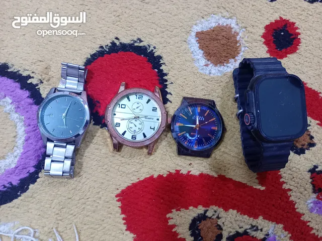 4 ساعات 1 الكترونيه و 3 محتاجات فقط باتري هذا كله ب 7 الاف
