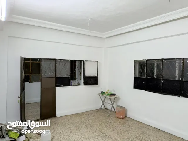 بيت . شقه  منزل  لايجار _الزرقاء _وادي الحجر _خلف مسجد اصحاب الرسول_________