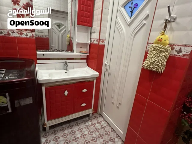 مغسلة كاونترية كلش عملية تشيل اغراض الحمام وتخلصك من الهوسة ضد الماي قياس كبير