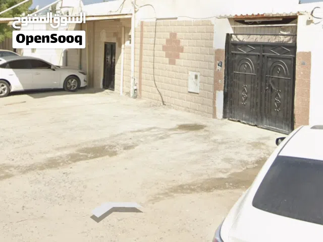 2500 ft² 5 Bedrooms Townhouse for Rent in Sharjah Umm Khanoor
