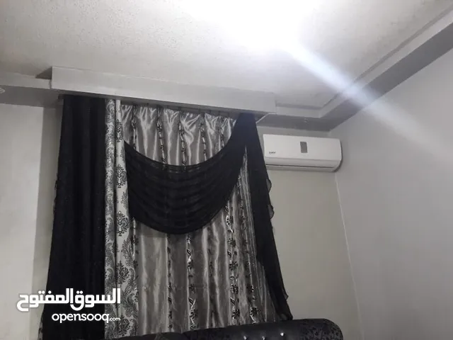 101 m2 1 Bedroom Apartments for Sale in Zarqa Jabal Tareq