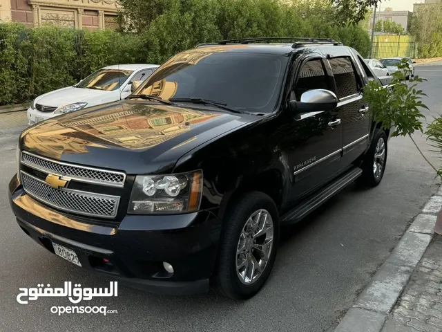 Used Chevrolet Avalanche in Kuwait City
