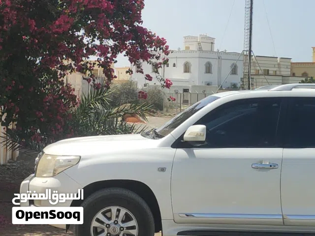 200 m2 2 Bedrooms Apartments for Rent in Muscat Al-Bustan