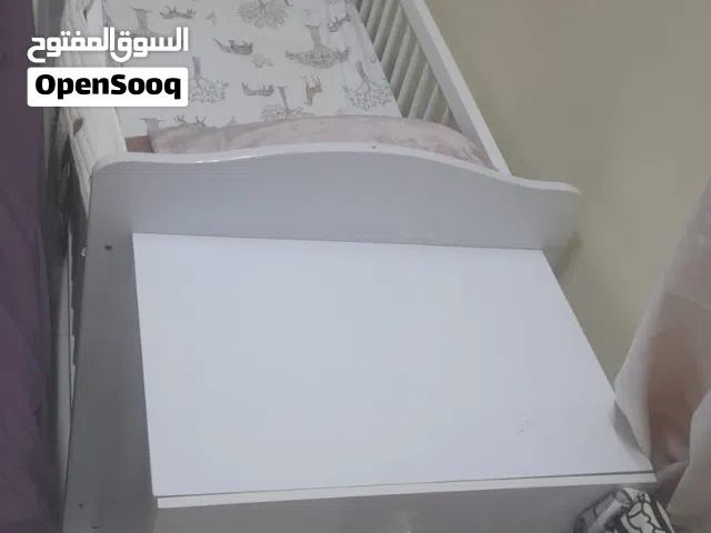 سرير اطفال مستخدم بحاله ممتازة جدا