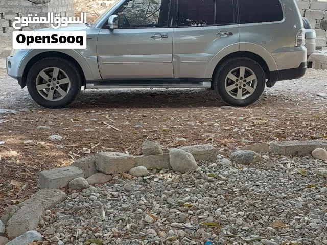 2008 ميتسوبيشي باجيرو GLS