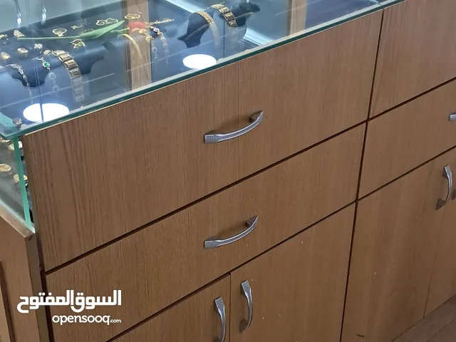 خزائن وبترين وطوله عرض للاكسسوارات