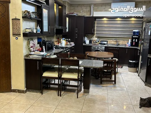 160 m2 5 Bedrooms Apartments for Sale in Zarqa Al Zarqa Al Jadeedeh