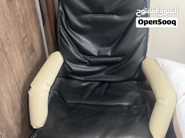 كرسي مكتب جلد هزاز