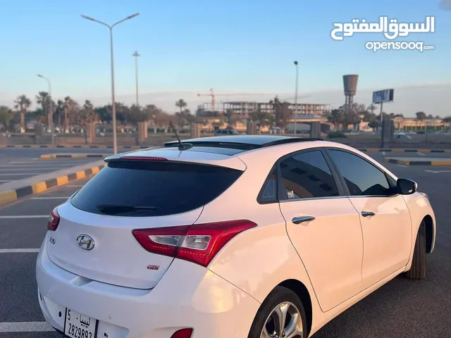 مطلوب باب امامي يمين هونداي i30