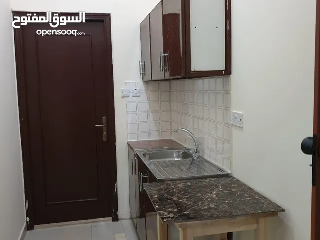 متوفر شقة للايجار في ابو ظبي صفير غرفتين وصاله