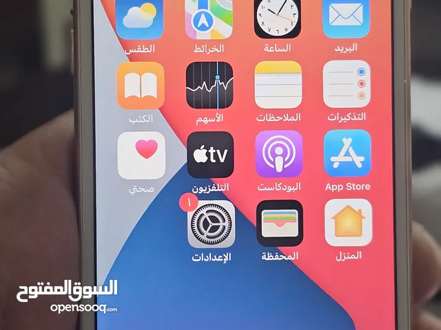 ايفون 8 وردي 64 جيجا  بحالة ممتازة استعمال بسيط