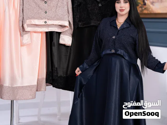 طقم قطعتين  تنورة + سترة خامة ستارة مع ستن لامع  شرط الفحص      L  XL 2XL  متوفر درزن ومفرد