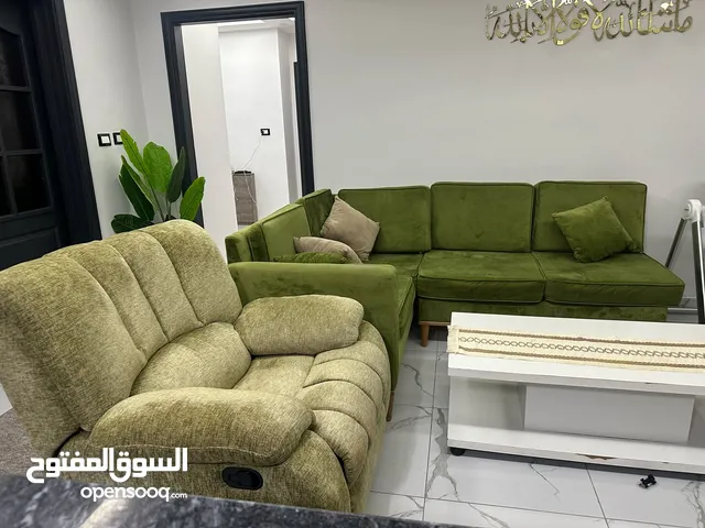 كنب وكاله وسجاد تركي وطاوله وبفه طويله