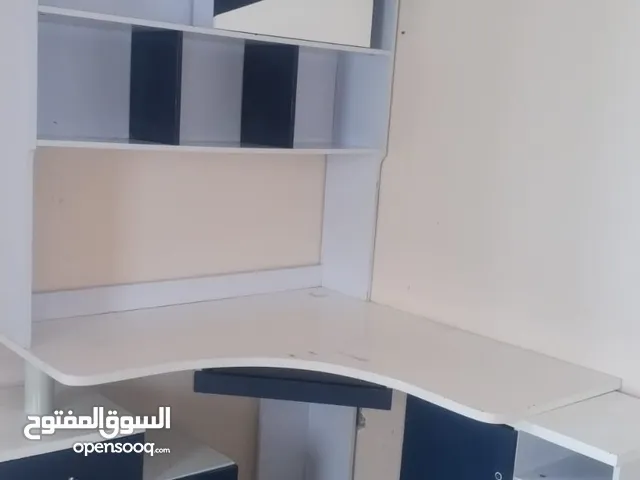 مكتب أطفال مع مقعد يصلح للكمبيوتر أيضا بسعر حرق 50