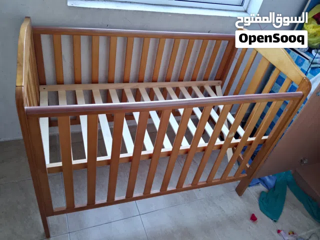 سرير مع مترس للبيع