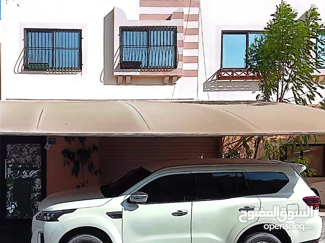 250 m2 4 Bedrooms Townhouse for Sale in Northern Governorate Hamala