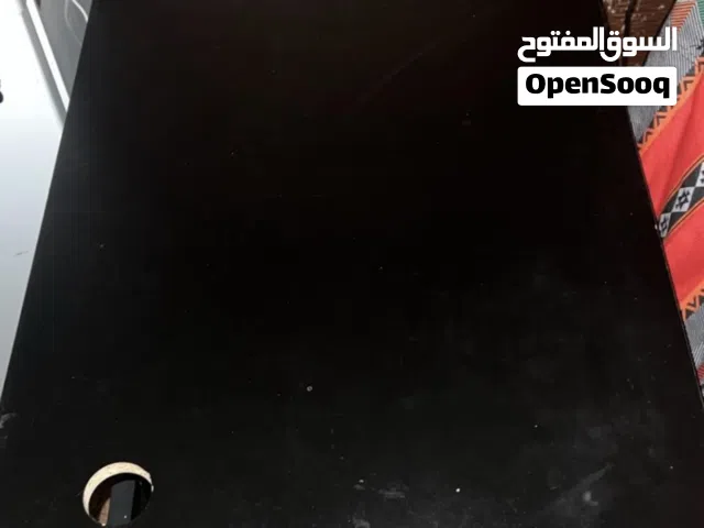 طاوله شبه جديده للقيمنق
