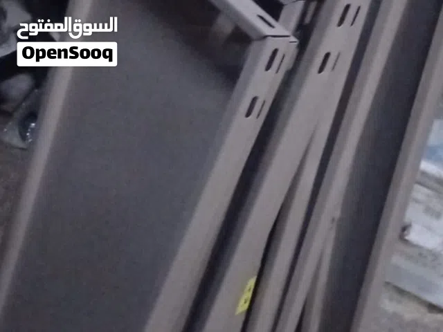 عمدان + رفوف مستعملات بحالة جيدة جدا وسعر حرق الكمية الي بتناسبك خدها الرف فقط 10 والعمود فقط 10