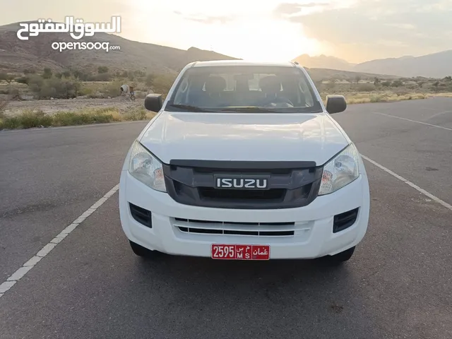 Used Isuzu D-Max in Al Dakhiliya