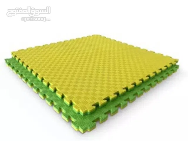 ارضيات حماية من الزحلقة لبرك سباحة وحولها