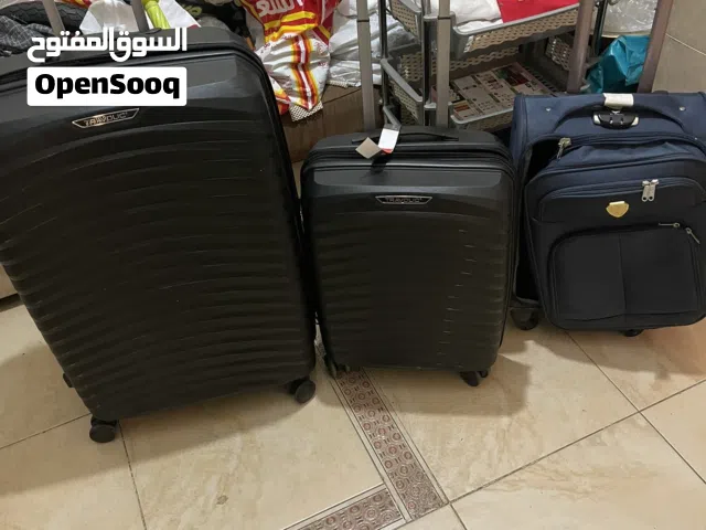 شنط سفر شبة جديدة  نظيفة جداً من السيلكون ضد الكسر وخفيفة ومتينة  شنط سفر قماش وهاند باك