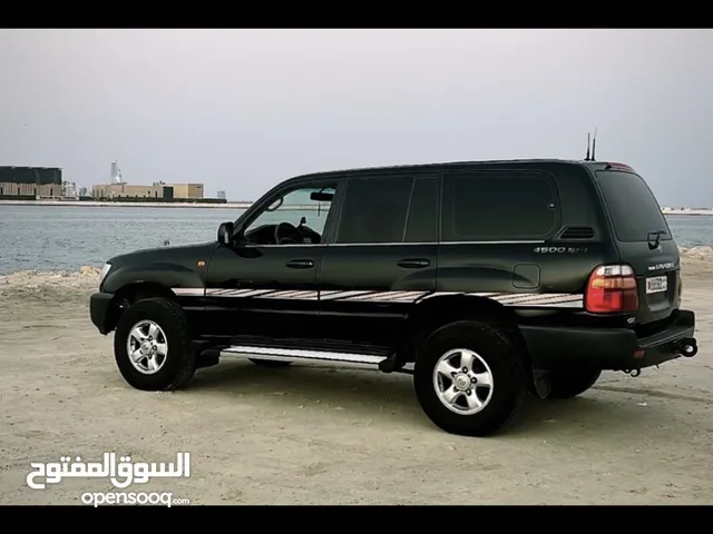 Toyota Land Cruiser GX in Southern Governorate