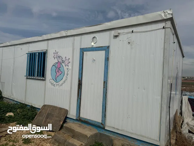 كرفان 4*8 للبيع مع مقاعد دراسية وطاولات