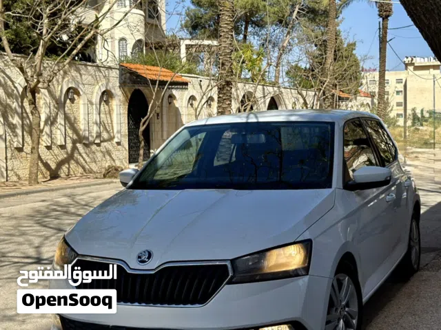 2021 سكودا فابيا Standard