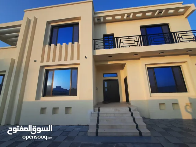 315m2 4 Bedrooms Villa for Sale in Muscat Al Maabilah