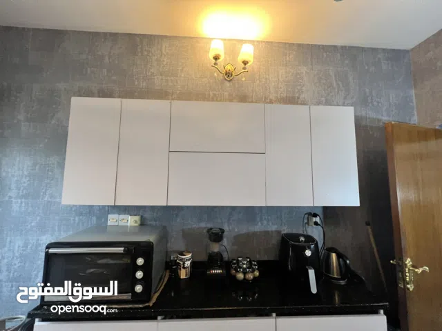 كاونتر خشب لون أبيض للبيع مستعمل