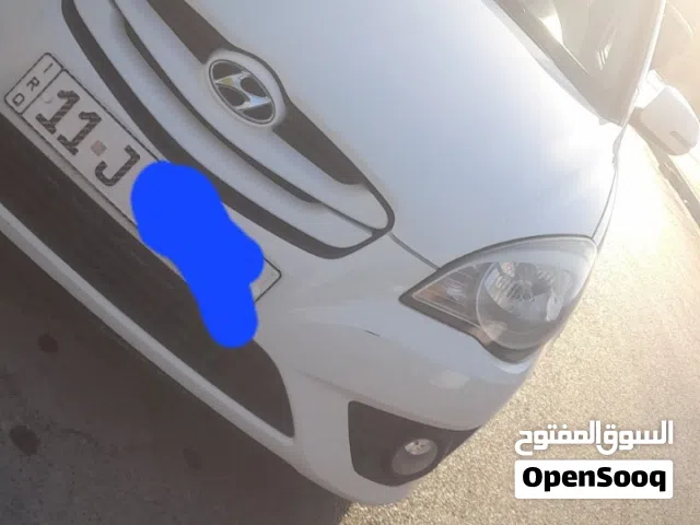 2011 هيونداي اكسنت Standard