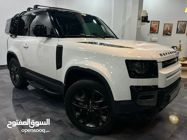 Land Rover Defender 110 in Mubarak Al-Kabeer