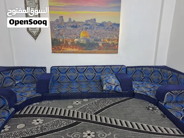 مجلس عربي مستعمل للبيع مع سجادة