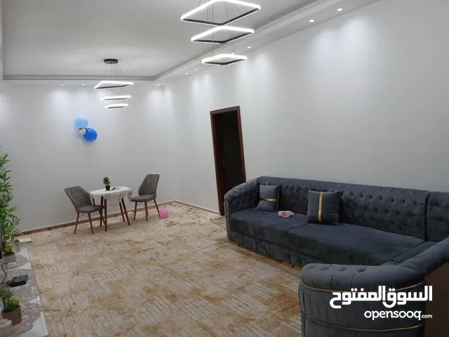 عمارة علي اربع ادوار  للبيع في الليثي الموقع: الليثي، بالقرب من مدرسة طليطلة.