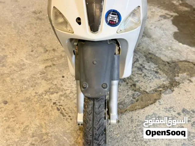 2006 بياجيو BV 200