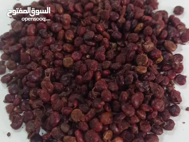 سماق حب غير مطحون عجلوني ويوجد كميه وبسعر مميز