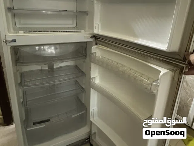 ثلاجة LG بابين للبيع