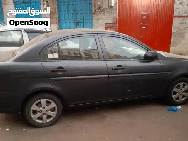 2010 هيونداي اكسنت Standard