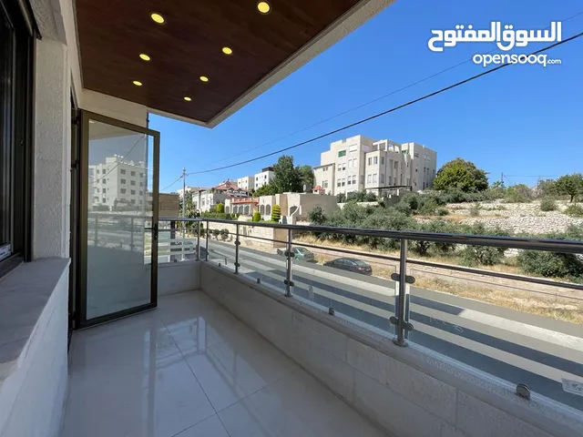 شقة جديدة للبيع بسعر منافس باجمل مناطق تلاع العلي (قرب سوق السلطان)وبإطلالة رائعة