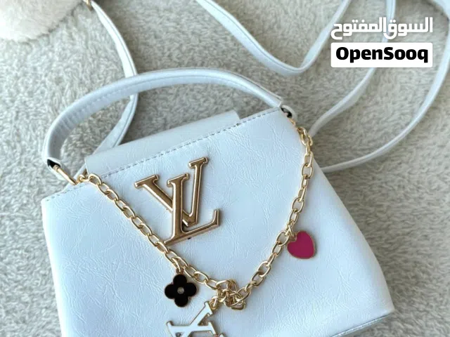 تصريف سريع مجموعة حقائب جديدة جودة جيدة جدًا ومناسبة للاستخدام اليومي